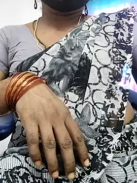 Snapshot of Tamilrojanew chatting on 8, 10, 2025 Tamilrojanew online show from 8, 10, 2025