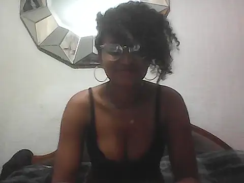 Snapshot of salveny chatting on 6, 11, 2025 salveny online show from 6, 11, 2025