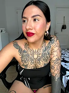 Snapshot of AlaskaLover chatting on 8, 10, 2025 AlaskaLover online show from 8, 10, 2025