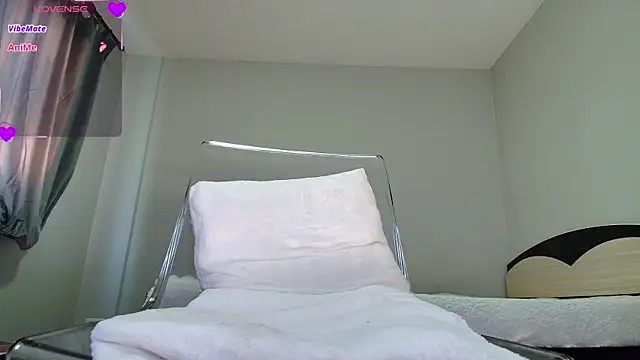 Snapshot of kyliejo18 chatting on 8, 1, 2025 kyliejo18 online show from 8, 1, 2025