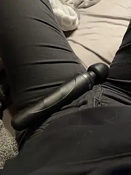 Snapshot of Ana-05 chatting on 6, 10, 2025 Ana-05 online show from 6, 10, 2025