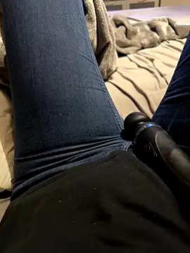 Snapshot of Ana-05 chatting on 13, 10, 2025 Ana-05 online show from 13, 10, 2025