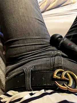 Snapshot of Ana-05 chatting on 27, 10, 2025 Ana-05 online show from 27, 10, 2025