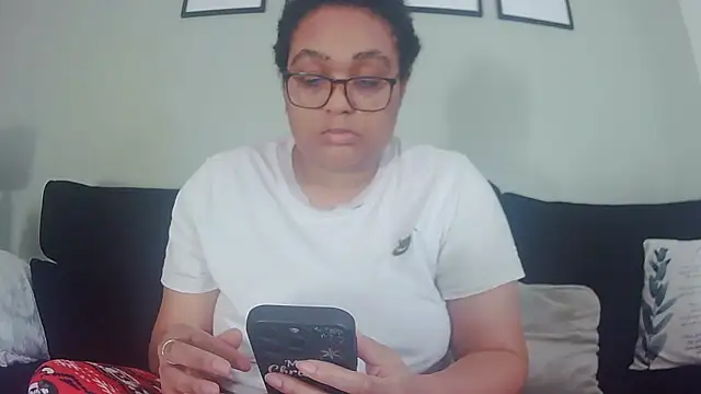 Snapshot of vanilla_chocolate23 chatting on 6, 1, 2026 vanilla chocolate23 online show from 6, 1, 2026