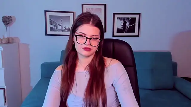 Snapshot of AdeliaKiss chatting on 5, 2, 2025 AdeliaKiss online show from 5, 2, 2025