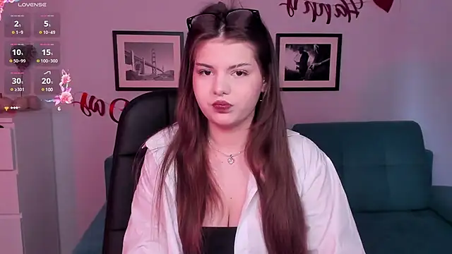 Snapshot of AdeliaKiss chatting on 17, 2, 2025 AdeliaKiss online show from 17, 2, 2025