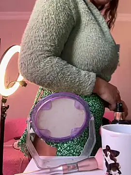 Snapshot of Periperiniz chatting on 4, 11, 2025 Periperiniz online show from 4, 11, 2025