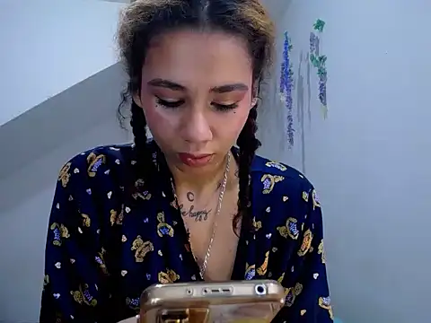 Snapshot of diamonmeli chatting on 22, 1, 2025 diamonmeli online show from 22, 1, 2025