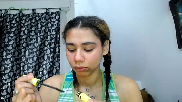 Snapshot of diamonmeli chatting on 5, 3, 2025 diamonmeli online show from 5, 3, 2025