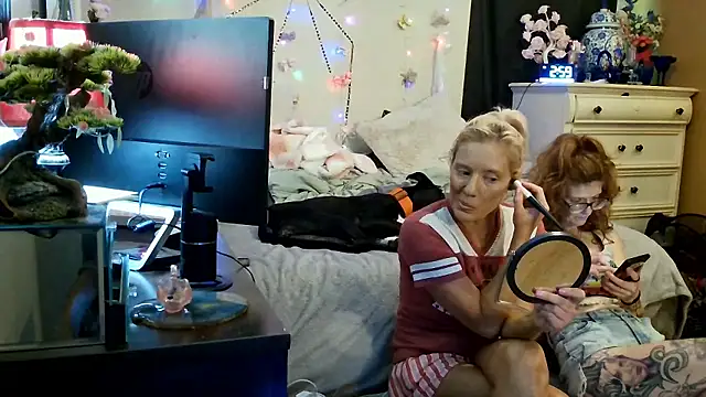 Snapshot of BluEyeGemini333 chatting on 29, 9, 2025 BluEyeGemini333 online show from 29, 9, 2025