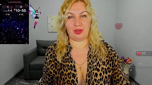 Lili Crossi online show from 11, 11, 2025