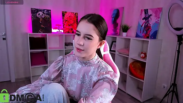 Tonya Gray online show from 30, 11, 2025