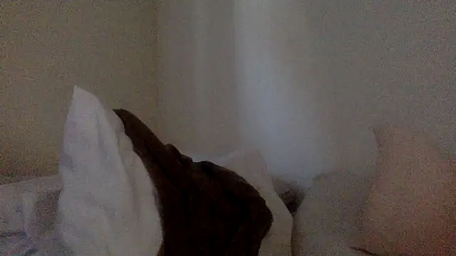 Snapshot of yeswewill13 chatting on 18, 10, 2025 yeswewill13 online show from 18, 10, 2025