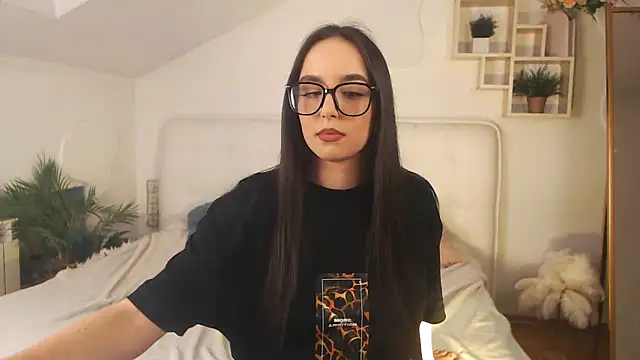 Snapshot of AuroraAksnesss chatting on 6, 2, 2025 AuroraAksnesss online show from 6, 2, 2025