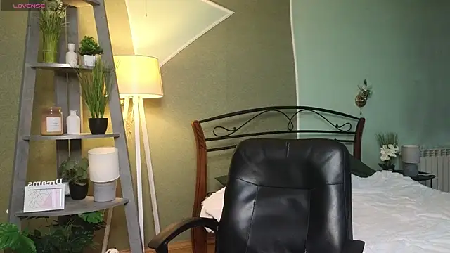 Snapshot of AuroraAksnesss chatting on 5, 3, 2025 AuroraAksnesss online show from 5, 3, 2025