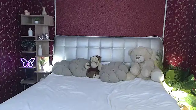 Snapshot of AuroraAksnesss chatting on 11, 9, 2025 AuroraAksnesss online show from 11, 9, 2025