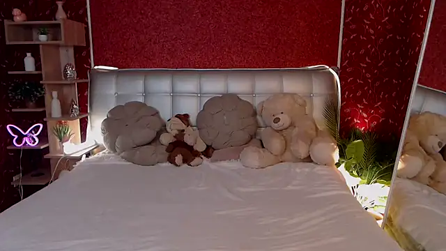 Snapshot of AuroraAksnesss chatting on 17, 9, 2025 AuroraAksnesss online show from 17, 9, 2025