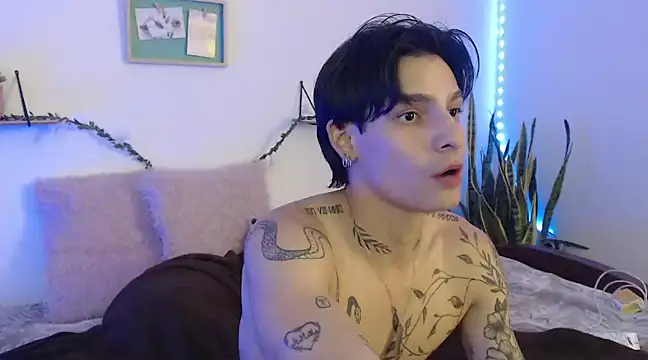 Apolo Hidalgo01 online show from 8, 1, 2025