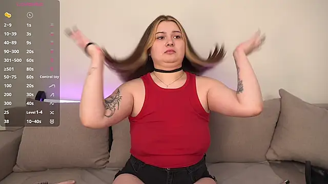 Snapshot of Alice_Walters chatting on 4, 11, 2025 Alice Walters online show from 4, 11, 2025