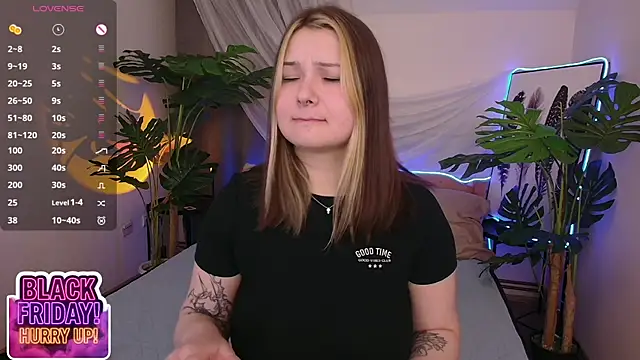 Snapshot of Alice_Walters chatting on 23, 11, 2025 Alice Walters online show from 23, 11, 2025