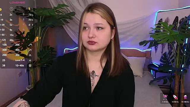 Snapshot of Alice_Walters chatting on 5, 12, 2025 Alice Walters online show from 5, 12, 2025