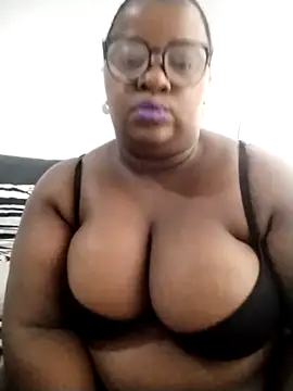 HotBootyBabe90 online show from 18, 2, 2026