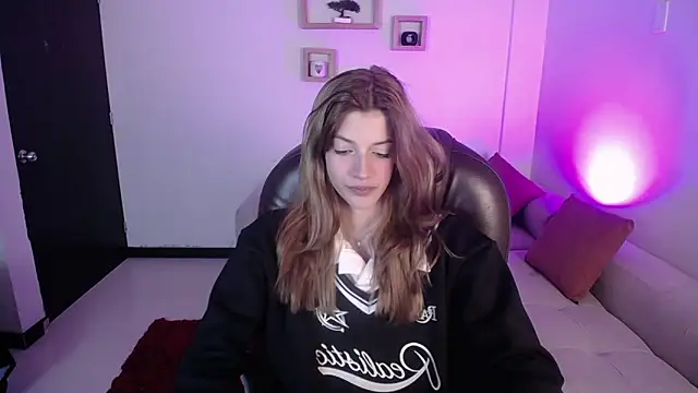 Nora Vennucci online show from 13, 12, 2024