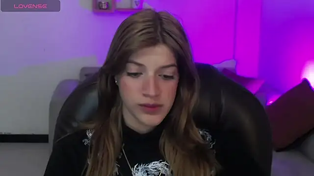 Nora Vennucci online show from 1, 2, 2025