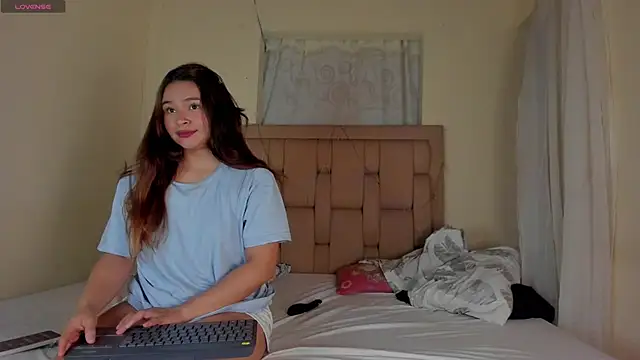 stepcouple XXX online show from 5, 3, 2025