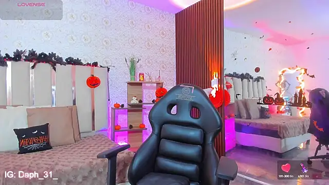 Daphnne tay online show from 15, 10, 2025