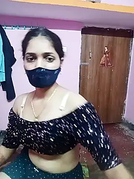 Snapshot of Cute-Simmi chatting on 11, 12, 2024 Cute-Simmi online show from 11, 12, 2024