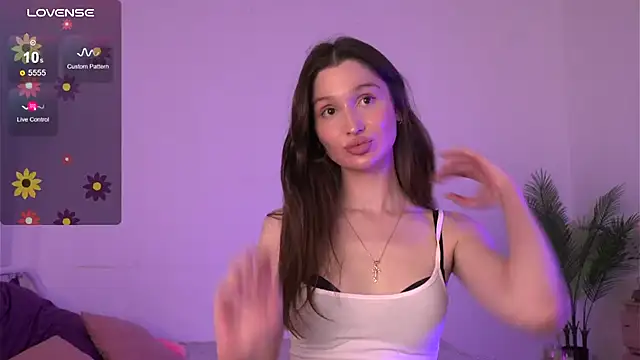 Snapshot of tender_babyy chatting on 28, 10, 2025 tender babyy online show from 28, 10, 2025