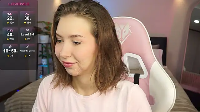 Snapshot of LinaSiren chatting on 13, 12, 2024 LinaSiren online show from 13, 12, 2024