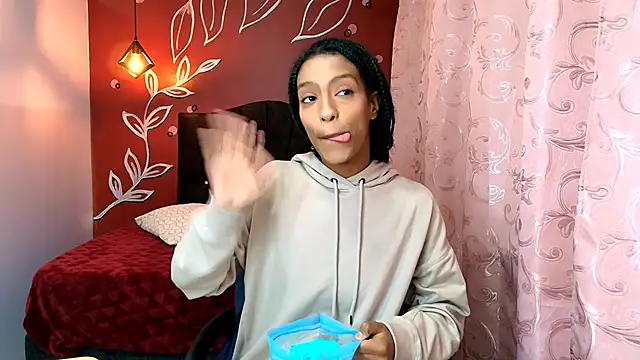 Zia Green online show from 4, 1, 2025