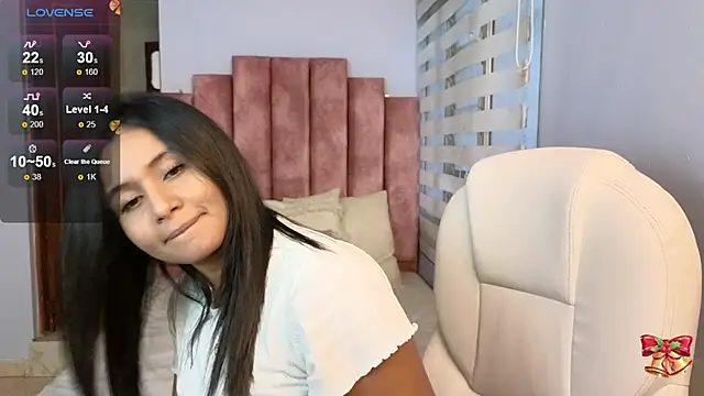 Snapshot of lou_rosse_ chatting on 17, 12, 2024 lou rosse  online show from 17, 12, 2024