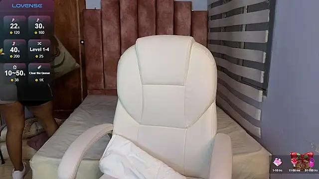 Snapshot of lou_rosse_ chatting on 20, 12, 2024 lou rosse  online show from 20, 12, 2024