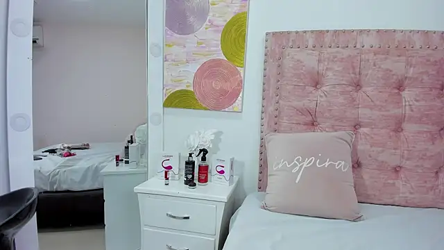 Snapshot of HayleyMarshall_ chatting on 6, 3, 2025 HayleyMarshall online show from 6, 3, 2025