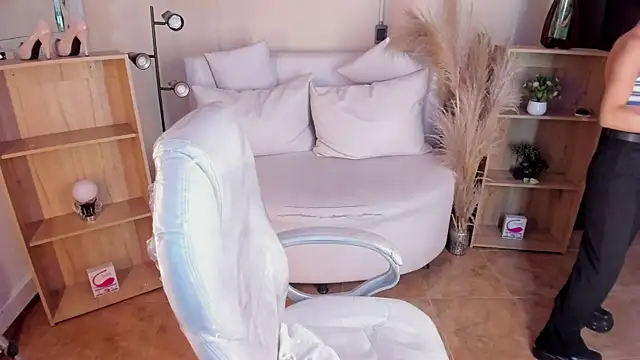 Amy Kiitty  online show from 3, 1, 2025