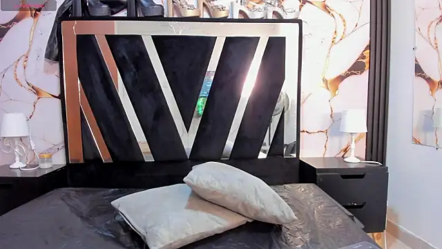 KarinaSimonz online show from 1, 2, 2026