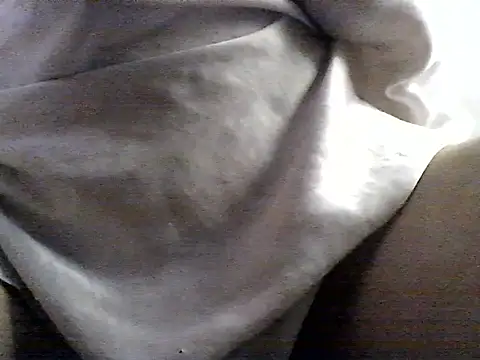 Snapshot of straichathot_08 chatting on 25, 10, 2025 straichathot 08 online show from 25, 10, 2025