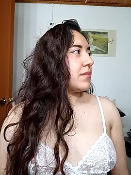 Emi chik online show from 12, 10, 2025