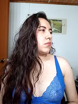 Emi chik online show from 25, 10, 2025