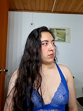 Emi chik online show from 27, 2, 2026