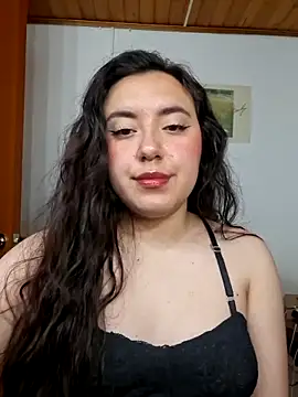 Emi chik online show from 5, 6, 2026