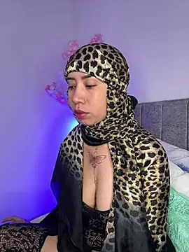 Sweet hot mia online show from 19, 5, 2026