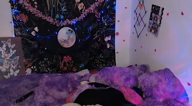 Snapshot of Emillyy_m chatting on 15, 1, 2025 Emillyy m online show from 15, 1, 2025