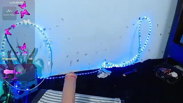 April sexycurvi online show from 18, 3, 2025