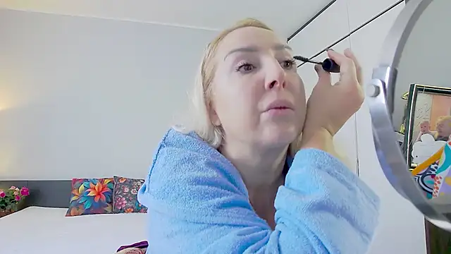 Snapshot of MariaRichi_ chatting on 16, 2, 2025 MariaRichi  online show from 16, 2, 2025