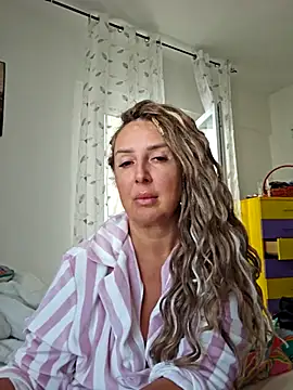 Snapshot of MariaRichi_ chatting on 29, 9, 2025 MariaRichi  online show from 29, 9, 2025