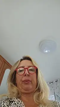 Snapshot of MariaRichi_ chatting on 7, 7, 2026 MariaRichi online show from 7, 7, 2026
